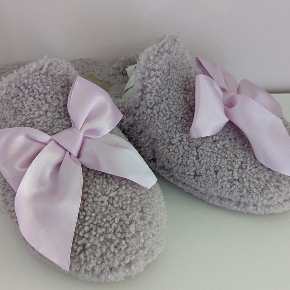 UGG Cozy Shearling Slippers in Lavender Sz11